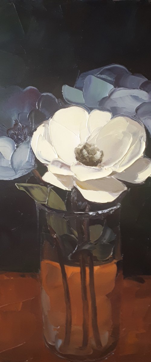 Soft Blooming Light by Kamo Atoyan