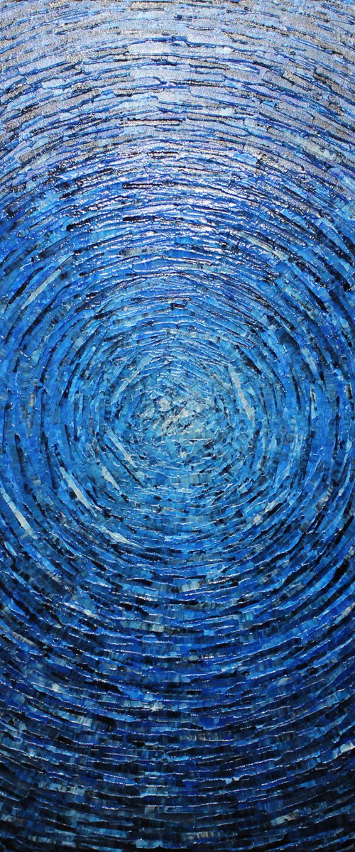 Large shine white blue colors by Jonathan Pradillon