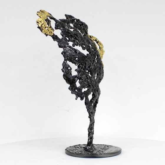 Pavarti Azur - male torso lace metal and gold