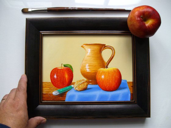 Two apples on the table