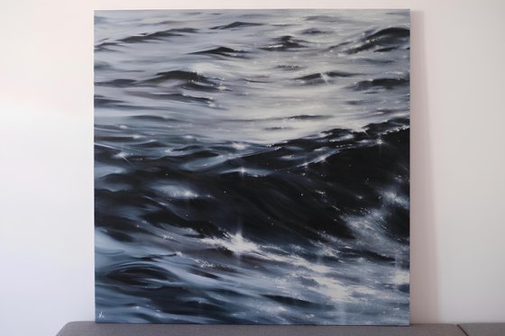 Monochrome tides