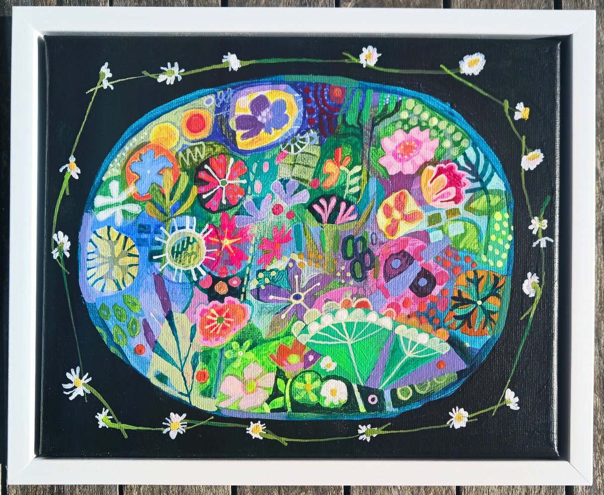 Daisy Chain 2 by Imogen Skelley