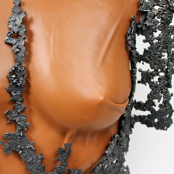 Belisama Julliana - Leather and steel bronze lace bust woman sculpture