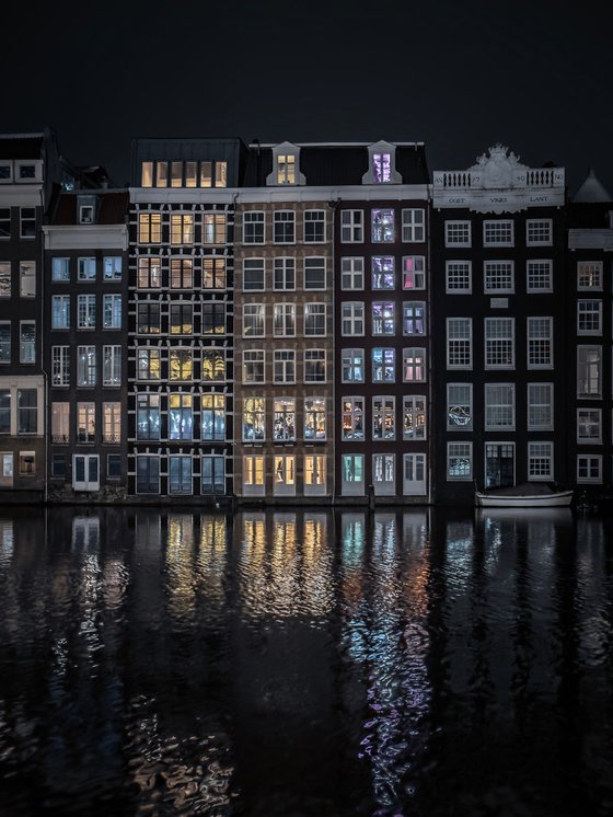 THE COLORFUL HOUSES