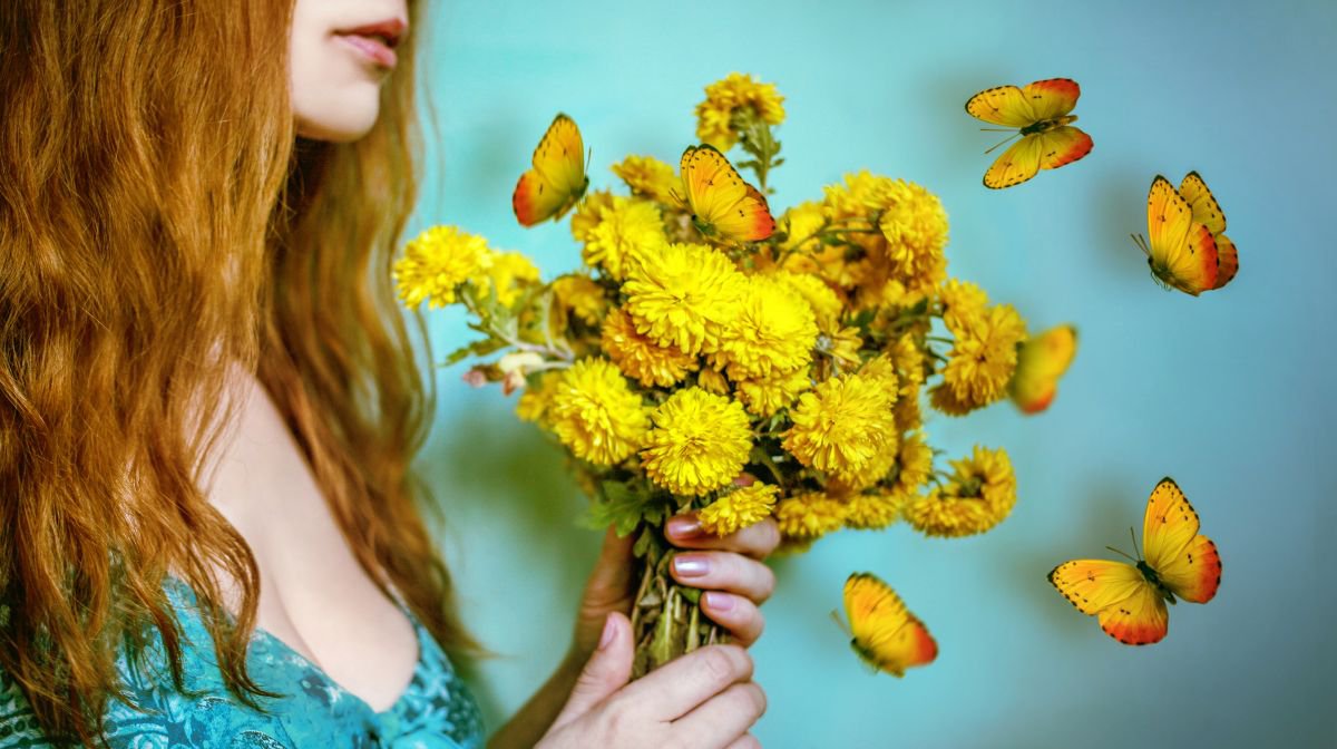 Yellow bouquet by Julia Gogol