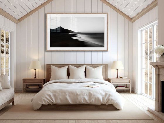 SEA AND MOUNTAINS CALM