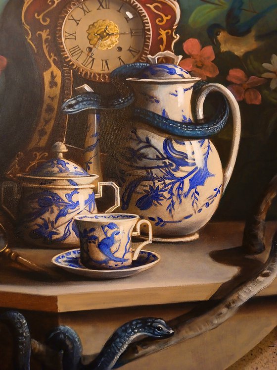 The large round of the blue snakes