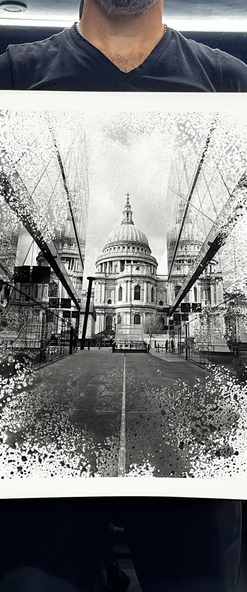 St Paul's Reflections - 1 of 8 by Giacomo Mantovani