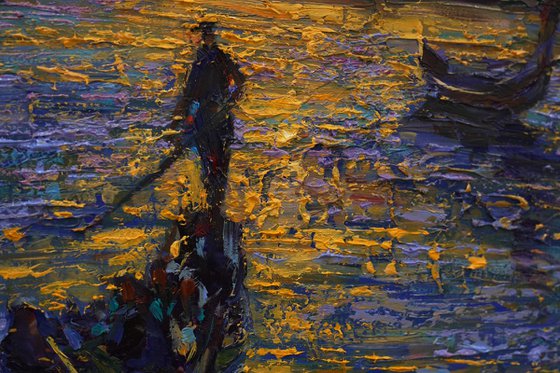 Rialto Bridge. Venice evening