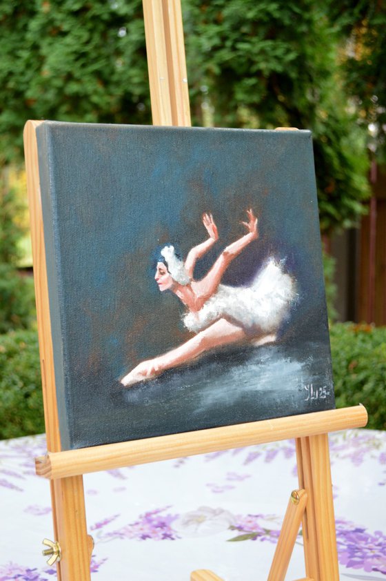 Arms like a swan's wings