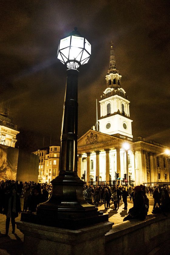 STREETLAMP TRAFALGAR SQUARE 12" X 8" 1/150