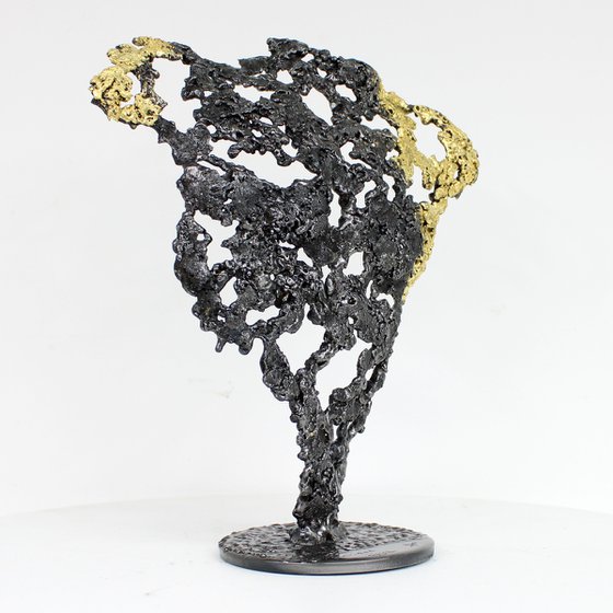 Pavarti Azur - male torso lace metal and gold