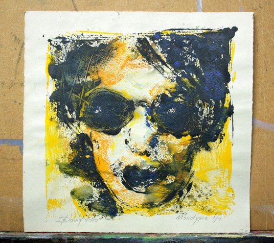 Monotype 910 Face Yellow