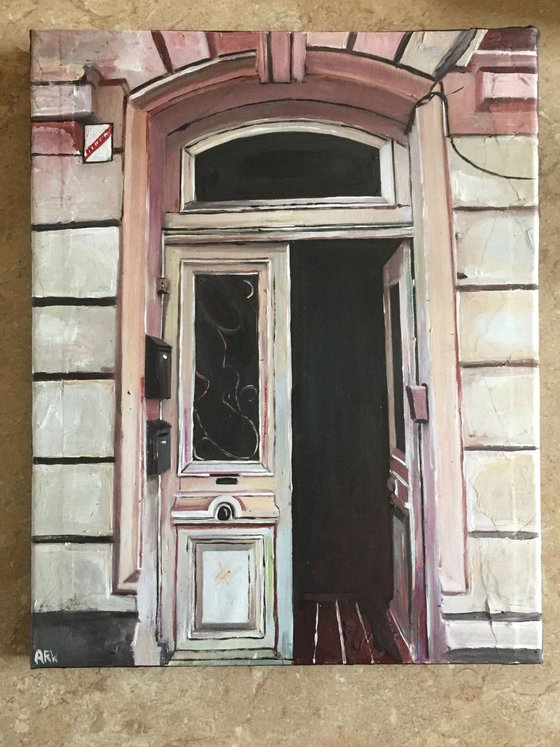 Paris, Opening Door