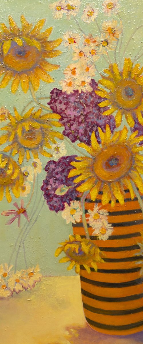 Flowers Charlston in a vase. by Veta  Barker