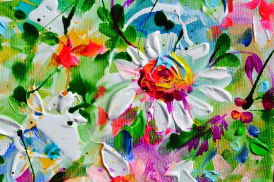 Starry Stillness- White Daisies Mums