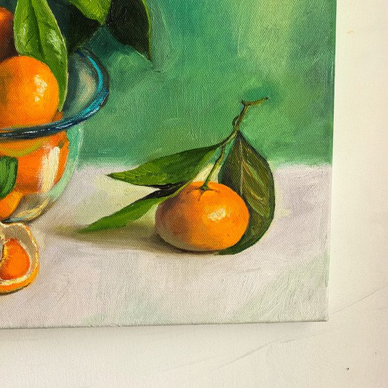 Tangerines in glass bowl