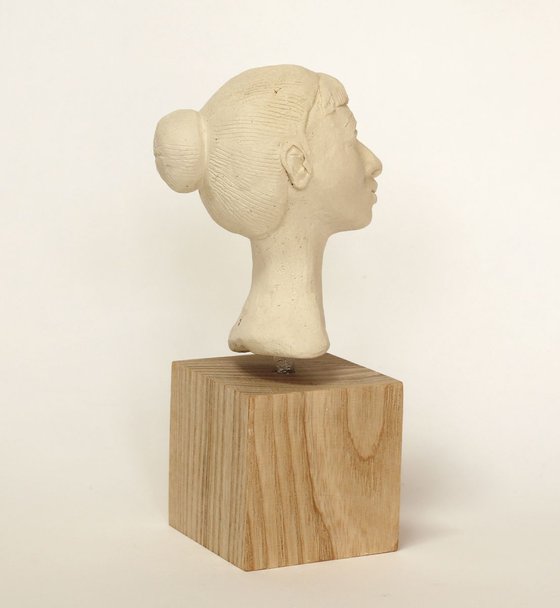 Melissa: ceramic portrait sculpture