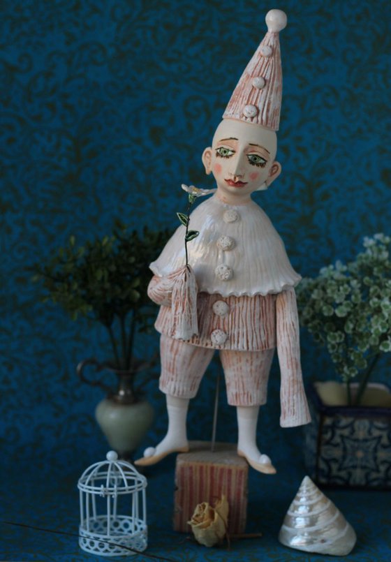 Incognito. Pierrot with a flower. Wall sculpture by Elya Yalonetski,