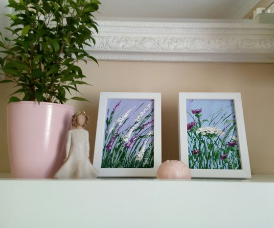 Breeze in the field + Easel or Frame, miniature