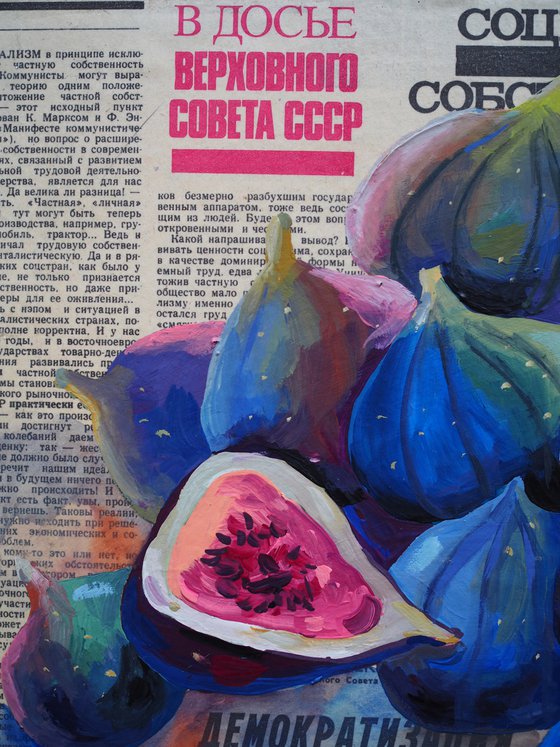 Figs on vintage (1989) newspaper