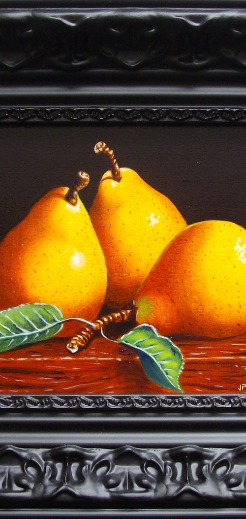 3 classic pears in chiaroscuro by Jean-Pierre Walter