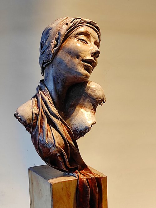 "Ariadna" Unique clay sculpture 55x19x13cm by Elena Kraft