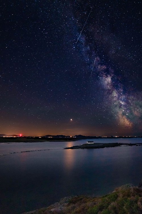Meteors, Mars and the Milky Way by Peter Verity