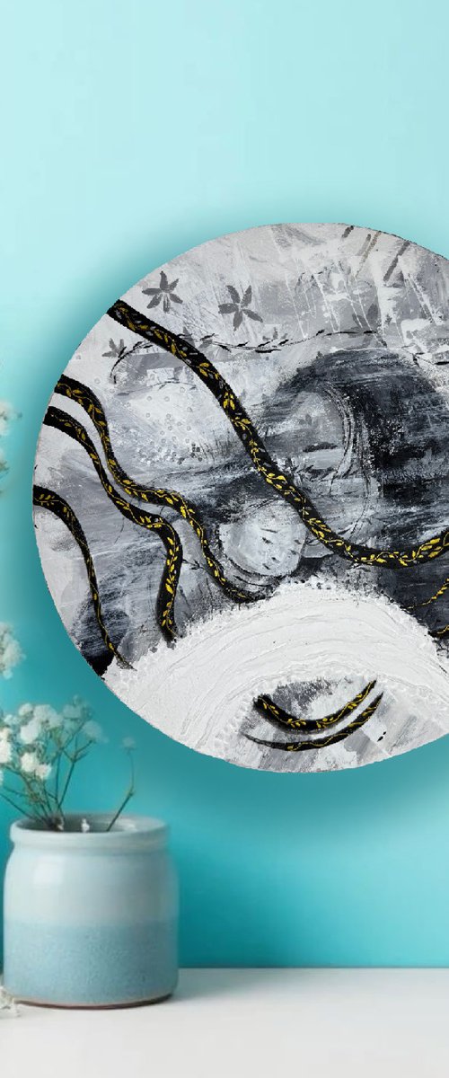 Maternal gravity (maternal orbit) by Dina Telesheva