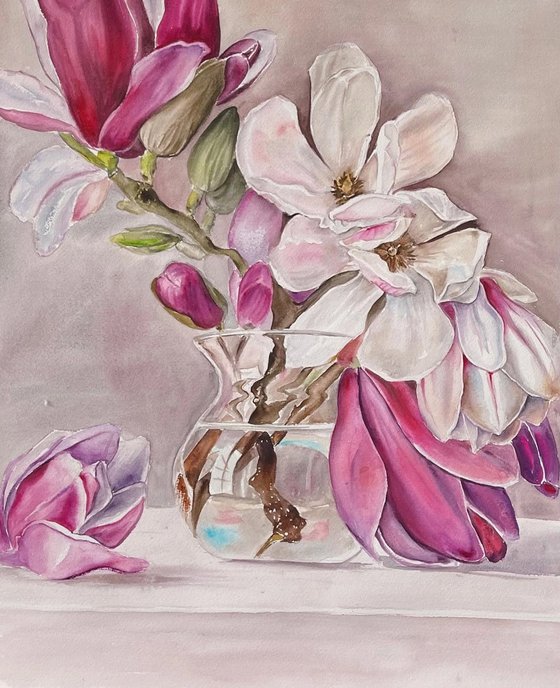 Manolias in the vase