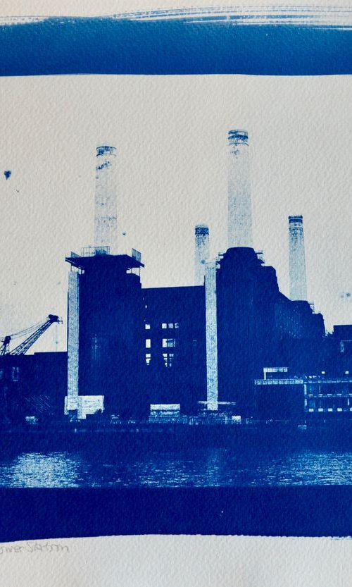Battersea Power Station by Sue Hamilton-White