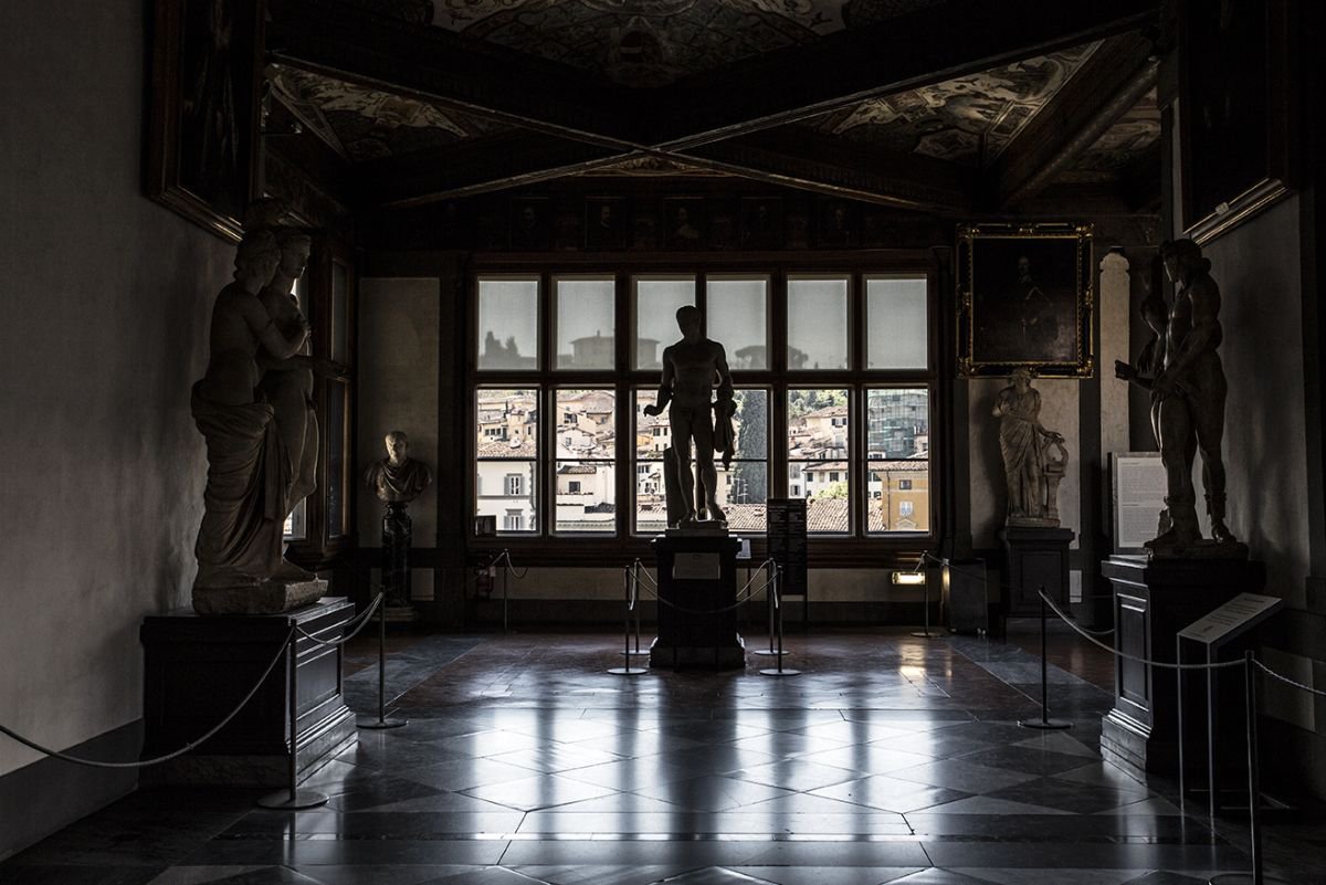 inside of Uffizi II by Chiara Vignudelli