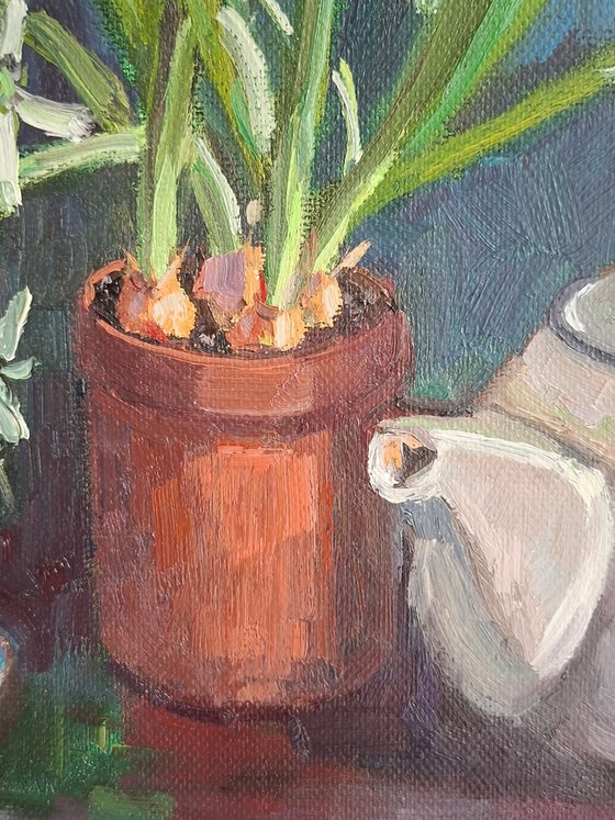 Teapot with primroses