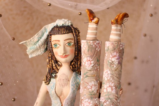 Wedding stunt. Ceramic sculpture