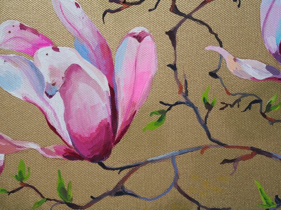 Magnolia on gold