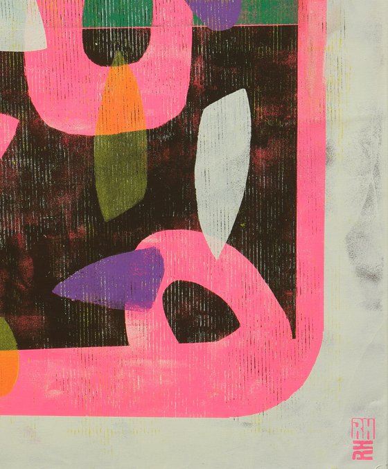 Fractured neon pink in green