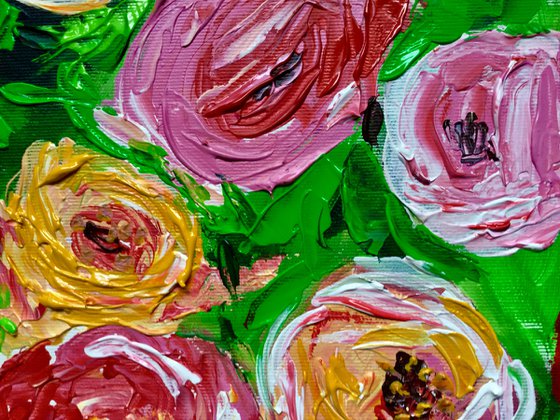 WHITE PINK YELLOW RED  ROSES IN A GARDEN palette knife modern still life  flowers office home decor gift