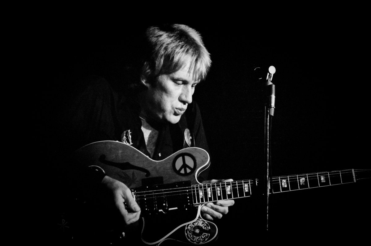 Photorealistic Still Life Photograph By Robbert Frank Hagens, 17 X 23", Alvin Lee Ten Years After, Original Artwork