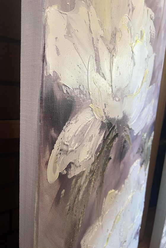 White watchtexture peonies