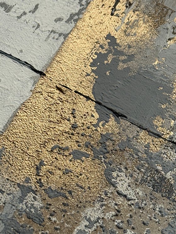 Structured Radiance. Beige Grey Gold