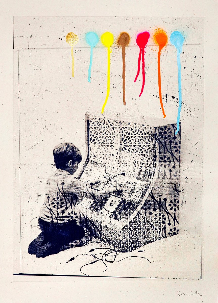 Synthesizer by Donk
