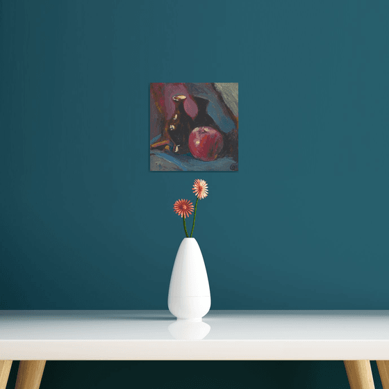 Vase And Apple