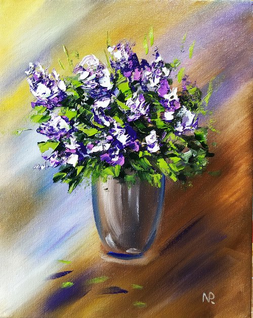 Flowers, small original oil painting, Gift, bedroom painting by Nataliia Plakhotnyk