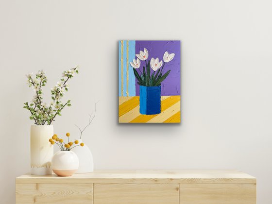 White flowers, yellow stripes