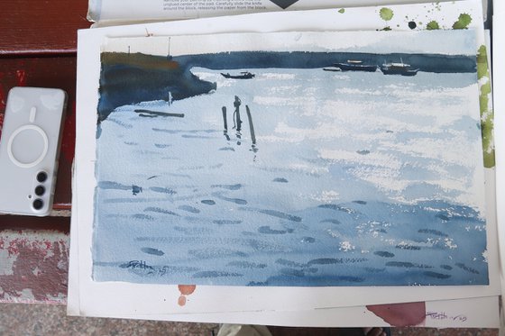 Sun shines on Thalayi harbour