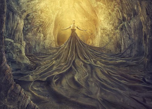 The Queen - limited edition by Nikolina Petolas
