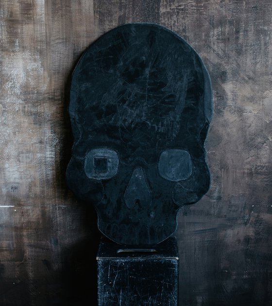 Black scull