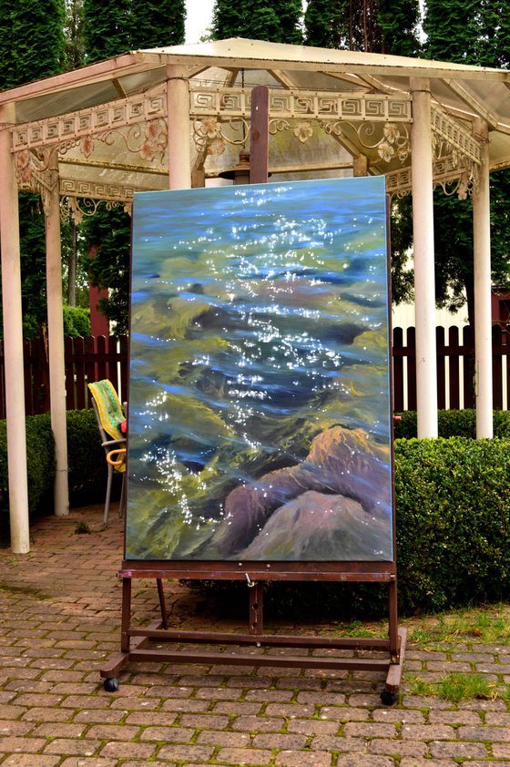 Music of the sea. Transparent water. Large