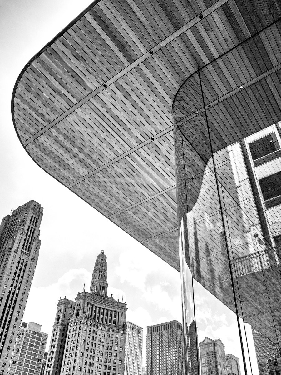 THE ROOFS EDGE Apple Store Chicago by William Dey