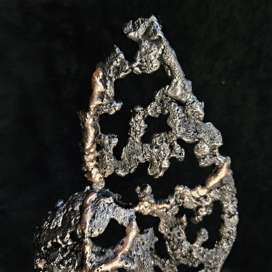 Flame skull 90-23 - Skull on flame metal sculpture